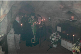 Панихида в Богом зданных пещерах по старцу архимандриту Иоанну (Крестьянкину). 13 июля 2013 года