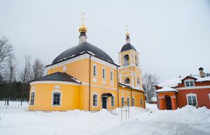 Храм святителя Николая Мирликийского (Луцино).jpg