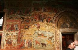 Сцены Апокалипсиса на стенах храма. Монастырь Ватопед