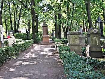 Тихвинское кладбище Александро-Невской лавры