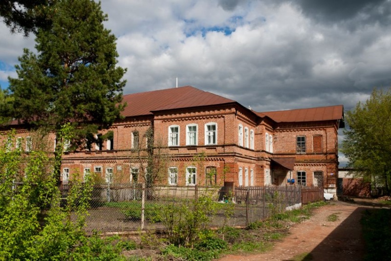 Файл:Бывший корпус Нижнеломовского монастыря.jpg