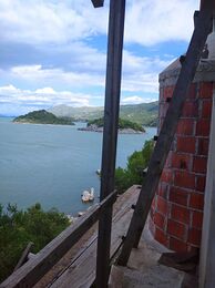 Вид из монастыря на острова Скадарского озера