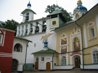 Псков, Звонница Свято-Успенского Псково-Печерского мужского монастыря