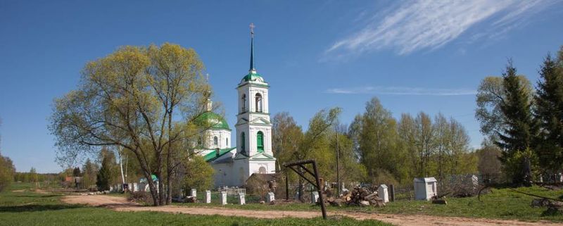 Файл:Воскресенский храм Высоцкое.jpg