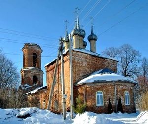 Покровский храм села Алешня Тула.jpg