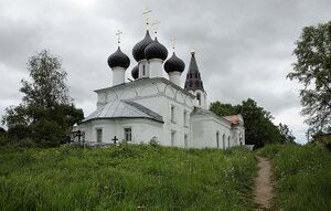 Троицкий храм Норское 1.jpg