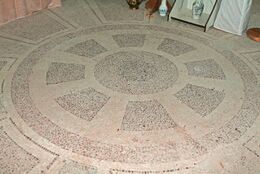 Мозаичный пол храма