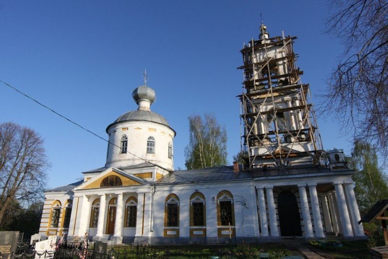 Файл:Троицкий храм Введенье.jpg