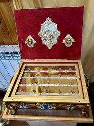 Мощевик с частицами святых мощей