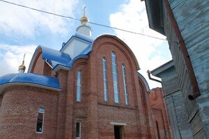 Свято-Троицкий храм (Базарные Матаки).jpg