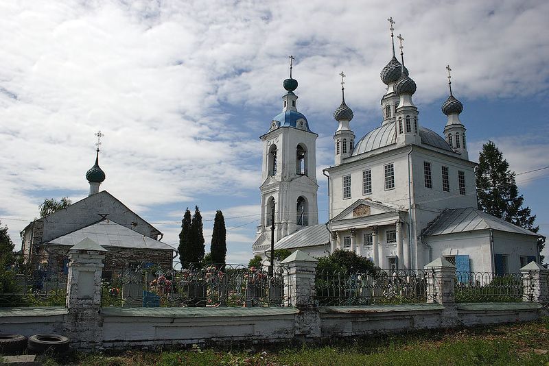 Файл:Троицкий храм Толгоболь 1.jpg