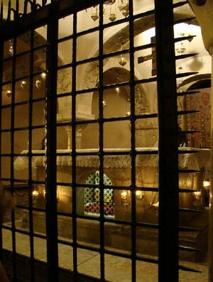 В крипте базилики святителя Николая (7).jpg