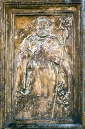 Икона святителя Николая на фасаде Базилики