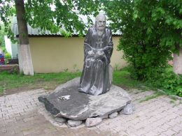 Памятник архимандриту Серафиму (Тяпочкину)