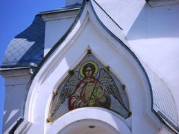 Мозаика над входом в церковь Михаила Архангела