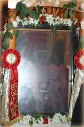 Образ святителя Спиридона на стекле, чудесно появившийся во время явления святителя Спиридона предыдущему настоятелю монастыря иеромонаху Софронию