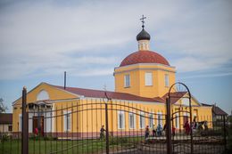 Храм Воскресения Христова (Воскресения словущего) с. Воскресенка Самарской и Сызранской епархии Русской Православной Церкви