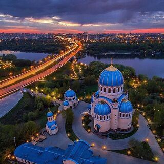 Храм Троицы Живоначальной в Орехово-Борисово (Москва)