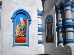 Росписи на внешних стенах Покровской церкви