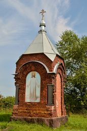 Сохранившаяся башенка монастырской стены Покровского Зверина женского монастыря