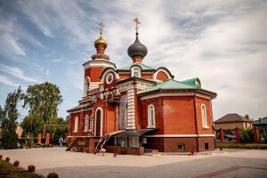 Храм Живоначальной Троицы в поселке Отары (Казань).jpg