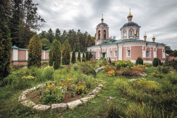 Храм иконы Божией Матери «Знамение» в Захарьине (Москва)