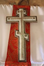 Напрестольный крест из мрамора и серебра