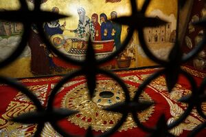 В крипте базилики святителя Николая (9).jpg