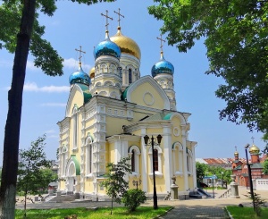 Владивосток (храмы), Покровский кафедральный собор и Православный реабилитационный центр (Владивосток)