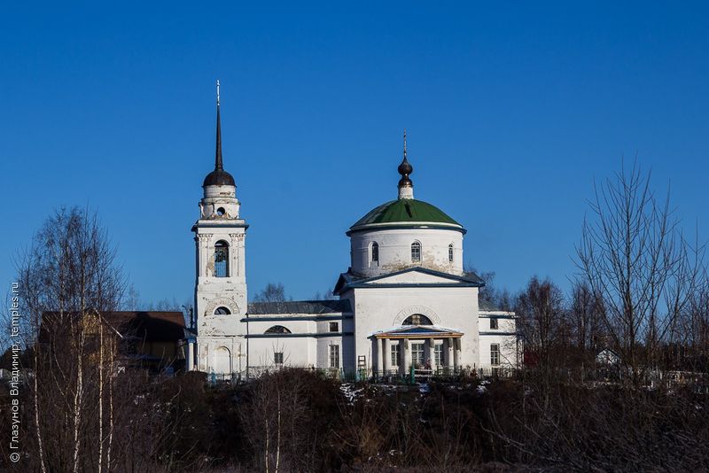 Файл:Спасский храм Лютово.jpg