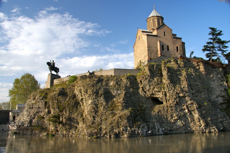 Файл:Метехская Успенская церковь (Тбилиси).JPG