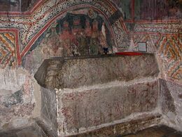 Саркофаг с мощами свт. Иоанникия II