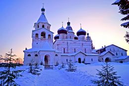 Троицкий Антониев-Сийский монастырь зимой
