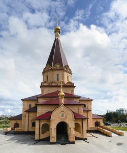 Храм Усекновения главы Иоанна Предтечи в Братееве (Москва)