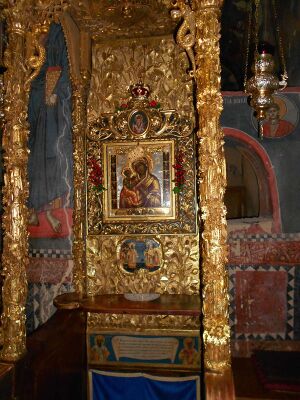 Печская икона Божией Матери на троне