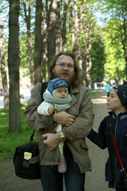Константин Пархоменко с детьми