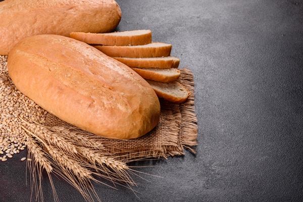 fresh baked white bread freshly baked traditional bread - О полезном домашнем хлебе