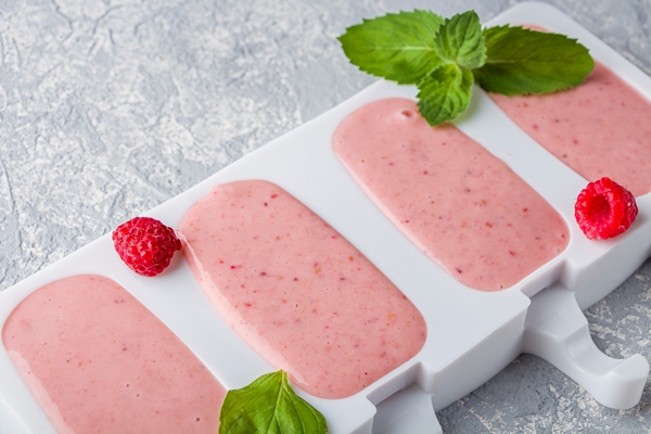 recipe cooking homemade pink ice cream - Домашнее мороженое
