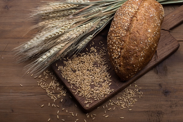 rye sliced bread on the table - О полезном домашнем хлебе