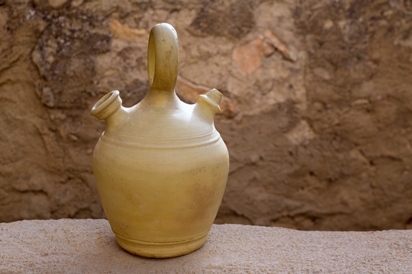 botijo traditional clay pot jug to keep fresh water - Библия о пище