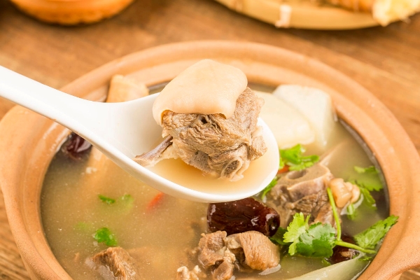 chinese cuisine radish and mutton soup stew - Особенности диеты при аллергических заболеваниях