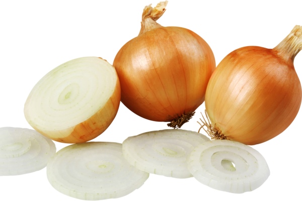 cut fresh bulbs of onions on a white background - Салат сельский