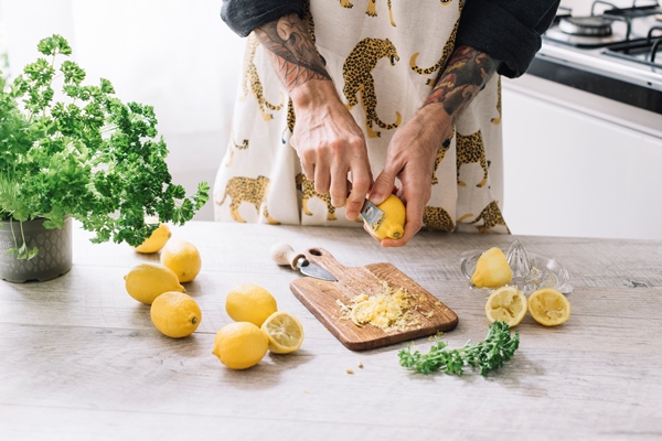 grating lemons - Постные гречневые блины с джемом