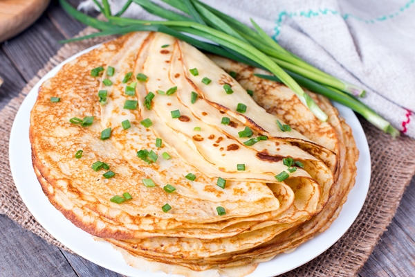homemade pancakes with green onions - Постные гречневые блины на кипятке с луком