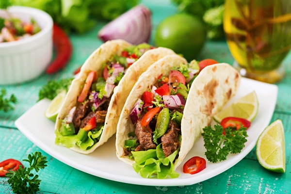 mexican tacos with beef in tomato sauce and salsa - Библия о пище