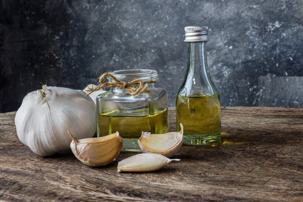 natural extracts cold pressed garlic oil - Салат из кальмаров