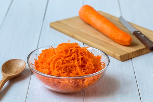 picture with grated carrots 1 - Хе из баклажанов и капусты на зиму (без стерилизации)