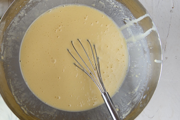preparation of pancake batter - Постные блинчики с гречкой, грибами и овощами