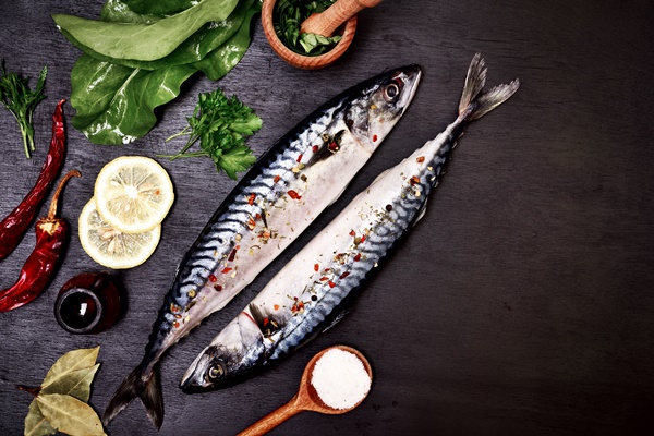 two mackerel in spices - Постные блинчики с рыбным "припёком"