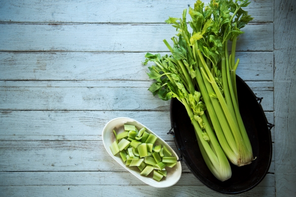 aerial view of fresh celery - Салат из сырых овощей